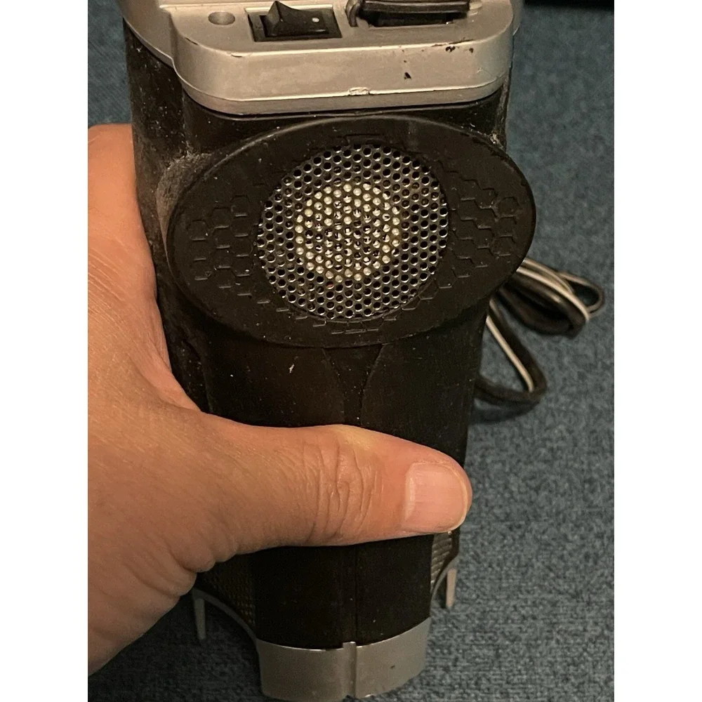 200 Watt Fused Power Inverter with USB Port Cup Holder*